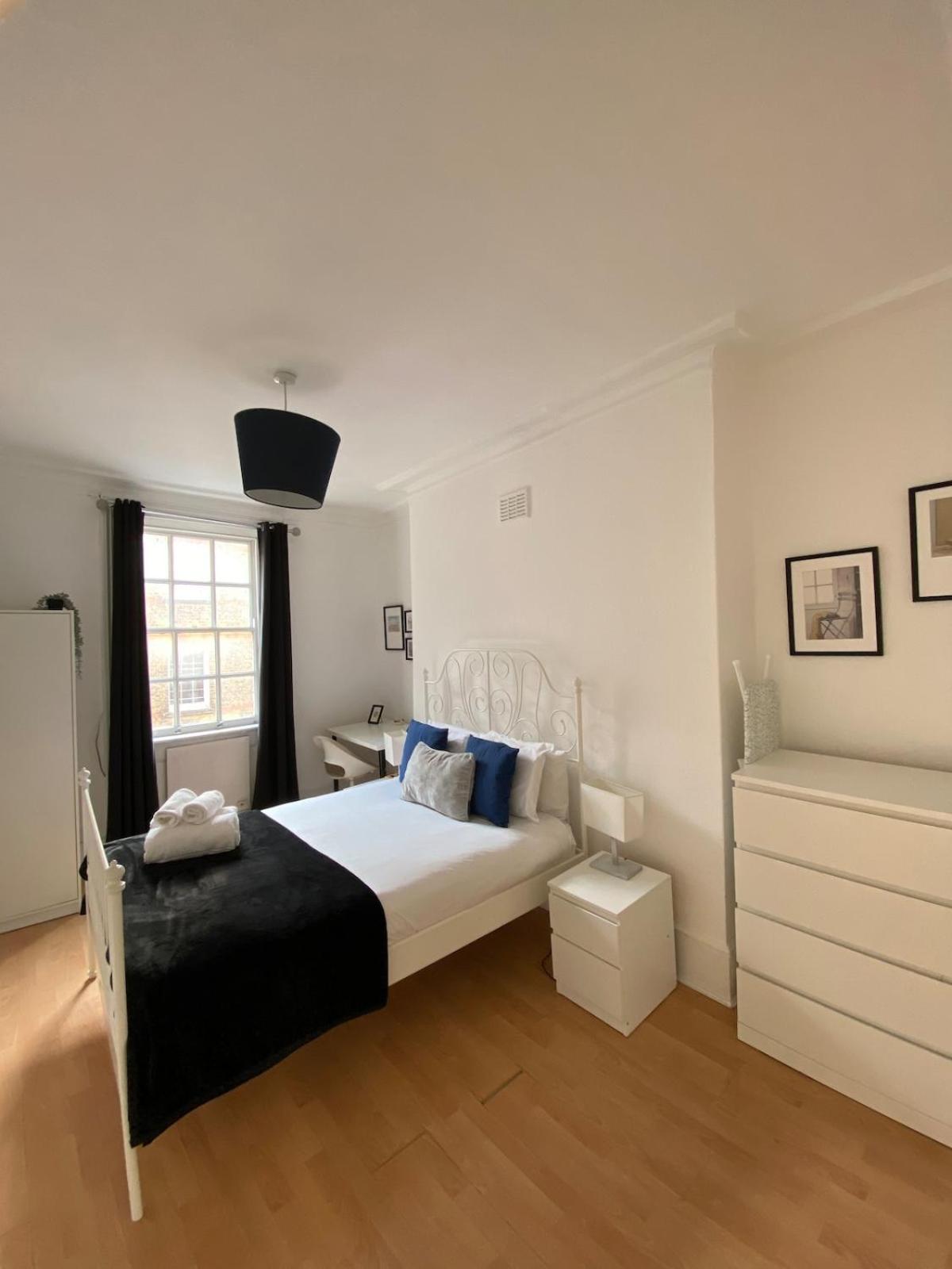 Lovely 2 Bed Flat In Soho! London Kültér fotó