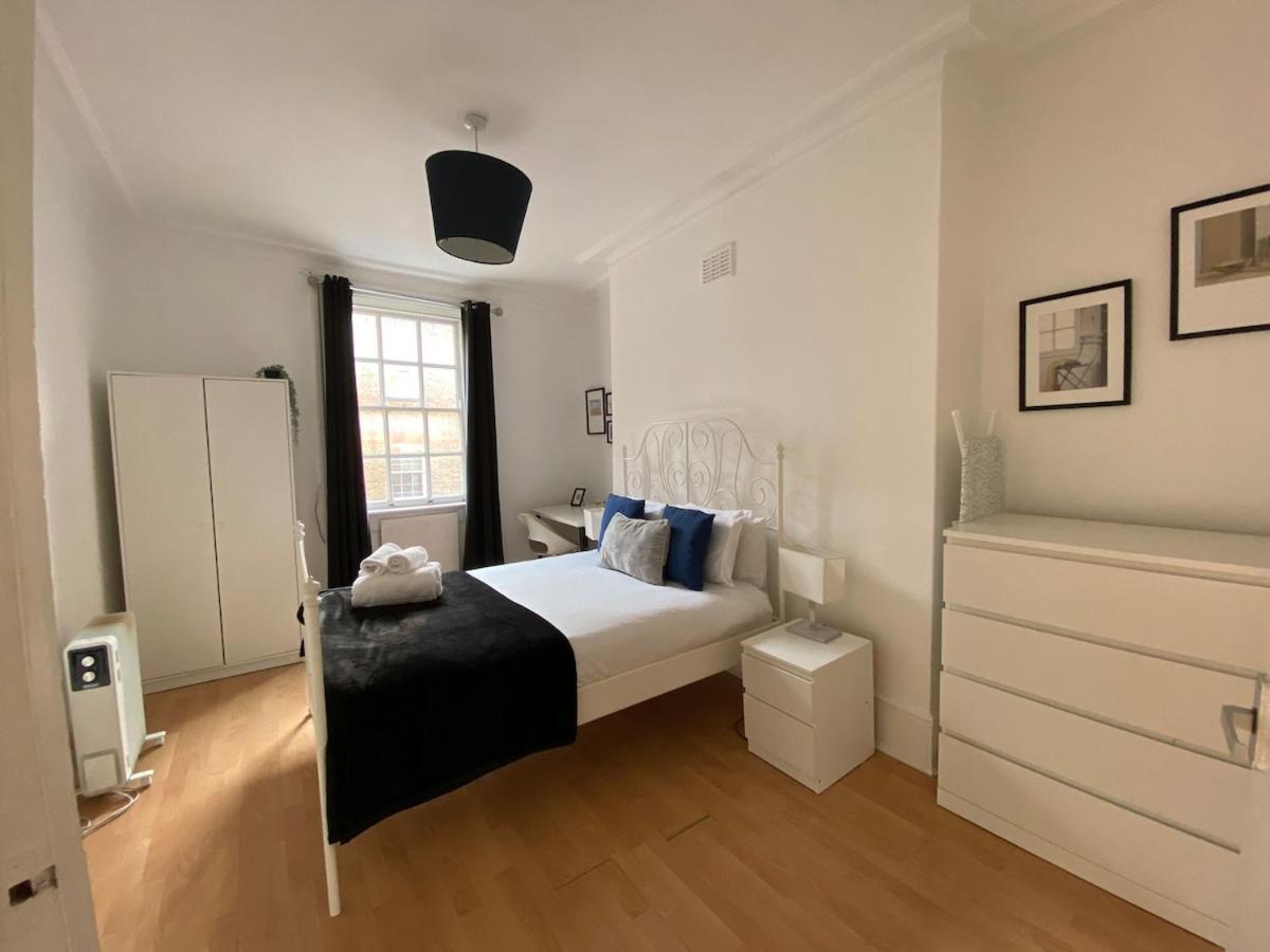 Lovely 2 Bed Flat In Soho! London Kültér fotó
