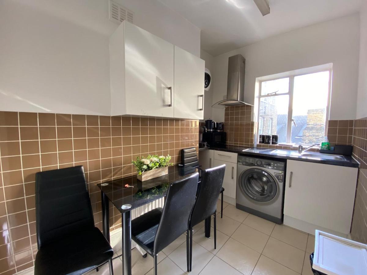Lovely 2 Bed Flat In Soho! London Kültér fotó
